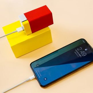 Universal travel adapter power bank 3350mAh
